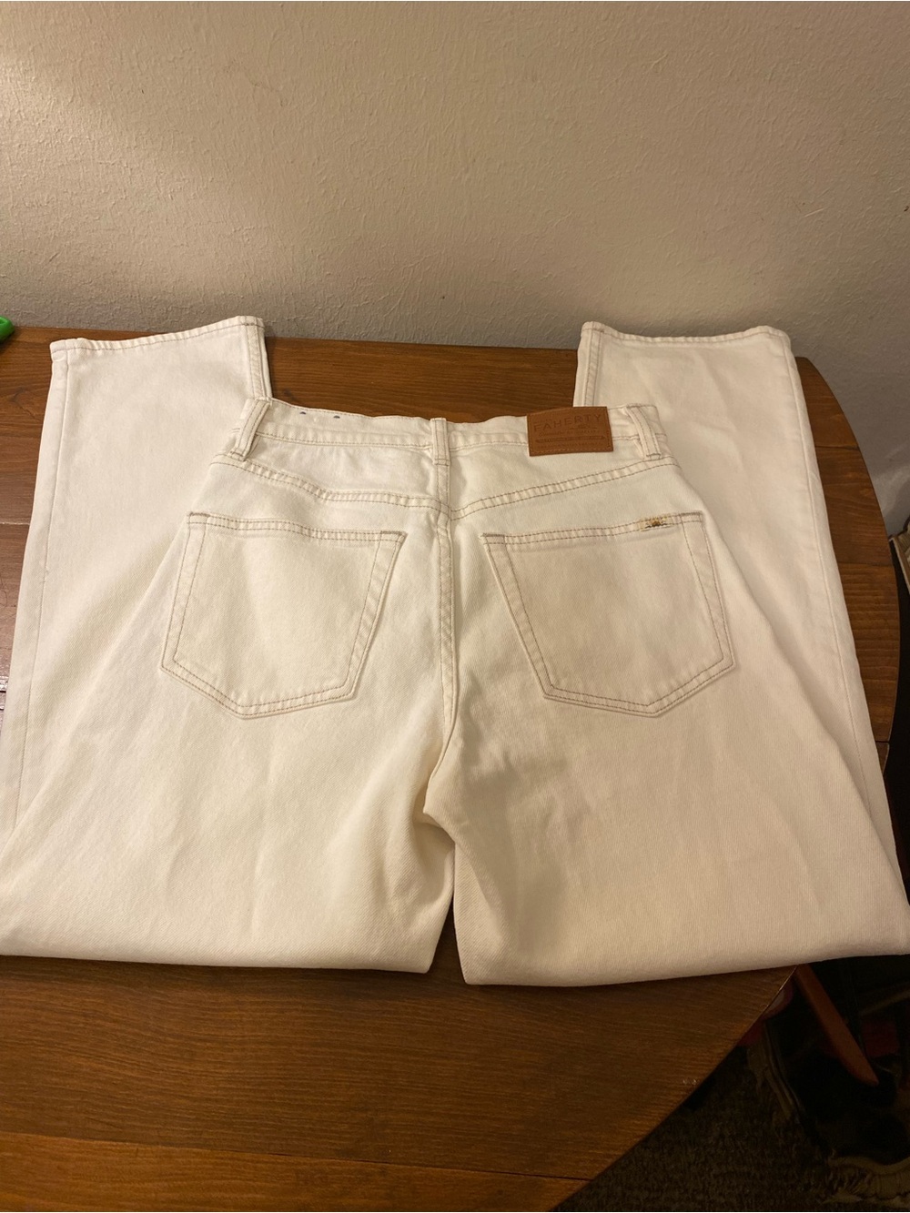 Women’s Faherty White Straight Leg Jeans Sz26 99% Organic Cotton - Picture 3 of 6